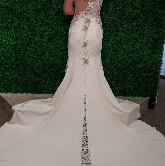 Sophia Tolli Wedding Gown - Picture 3 of 5